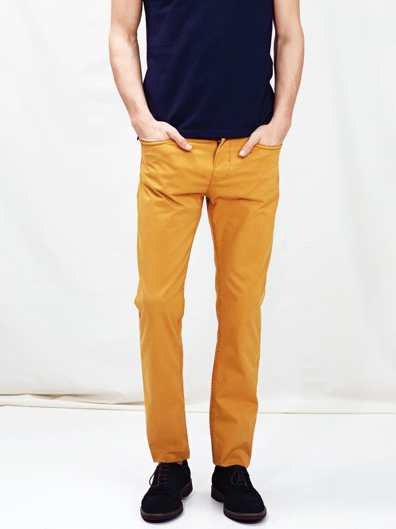 Горчичные брюки мужские