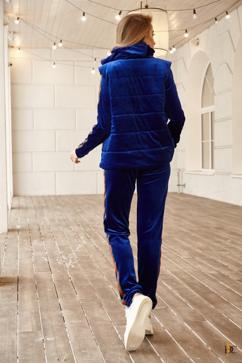 Велюровый костюм тройка