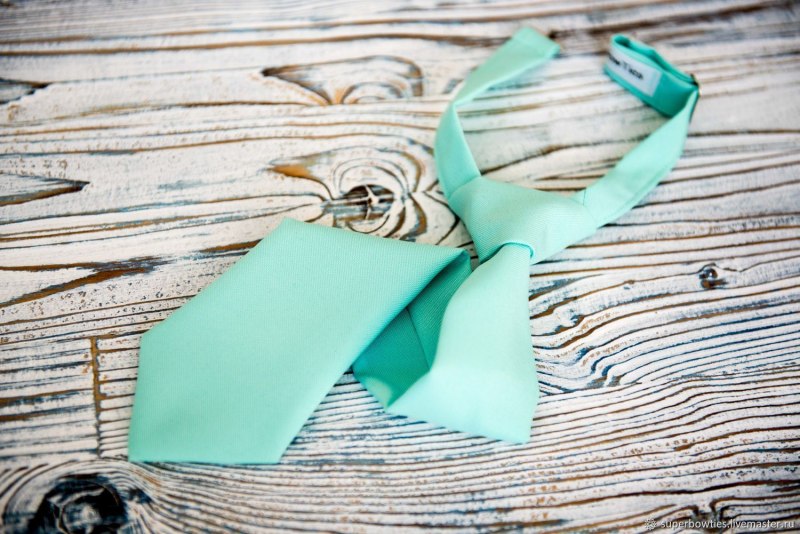Мятно бирюзовый галстук