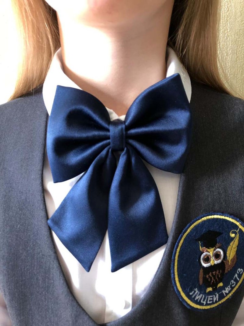 Школьная форма с галстуком