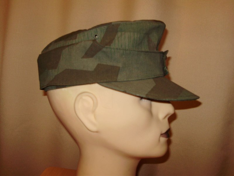 Солдат вермахта в кепи м43