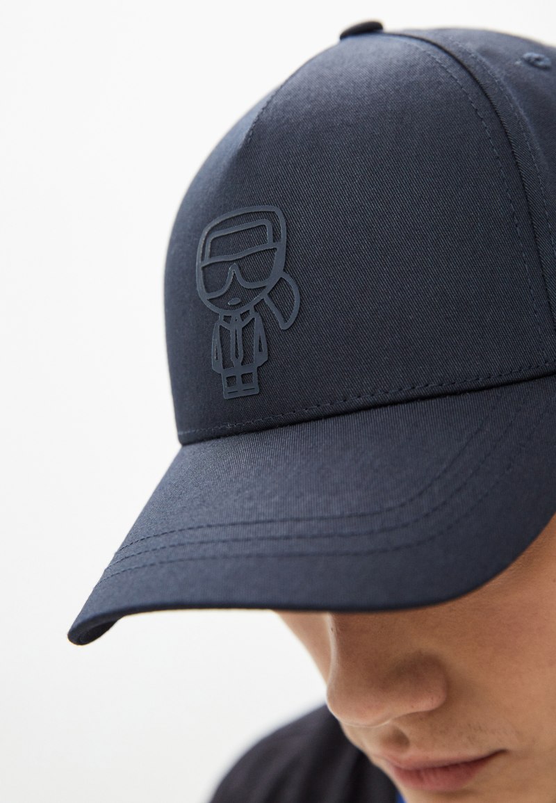 Карл Лагерфельд кепка мужская