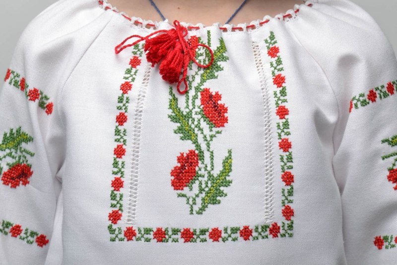 Одежда вышитая крестом