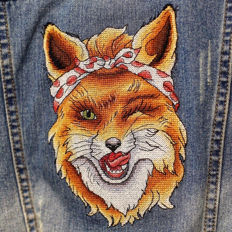 Лиса на джинсовке