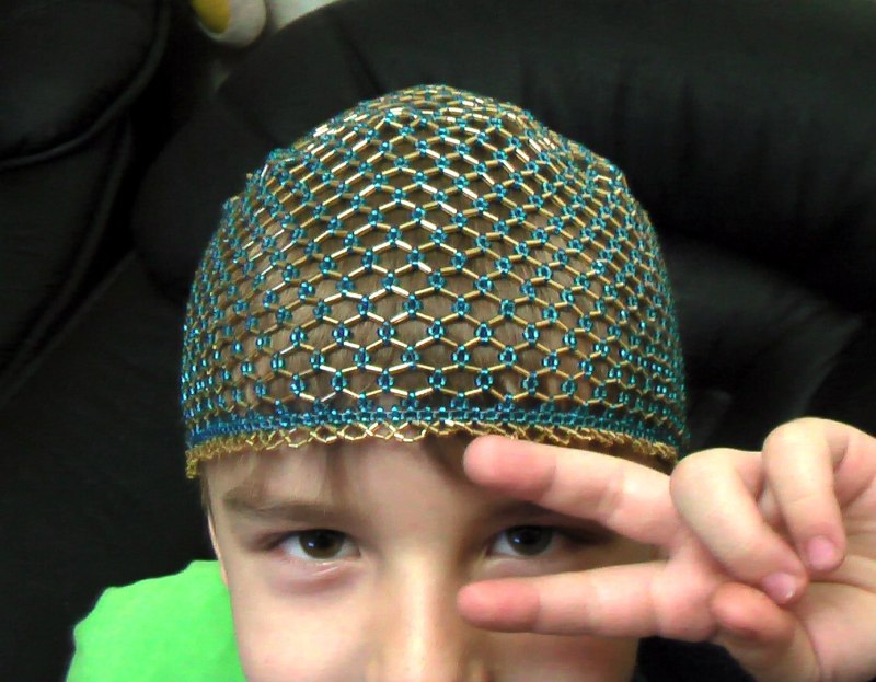 Головной убор из бисера