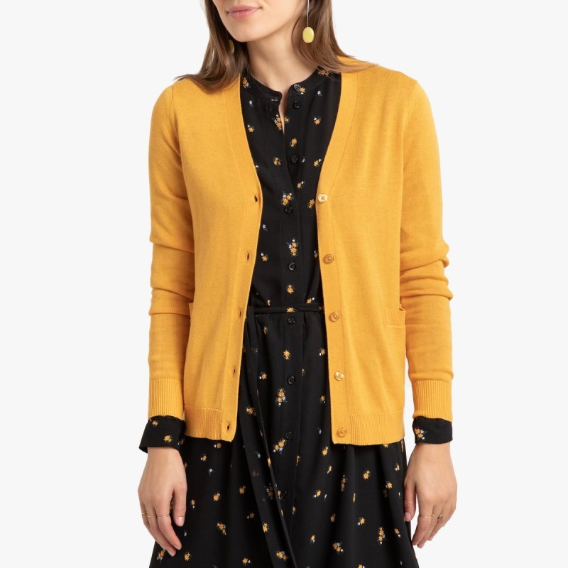 Желтый кардиган