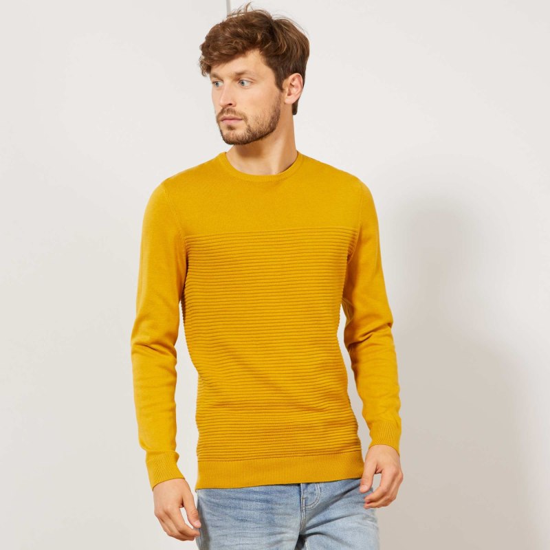 Легкий свитер мужской