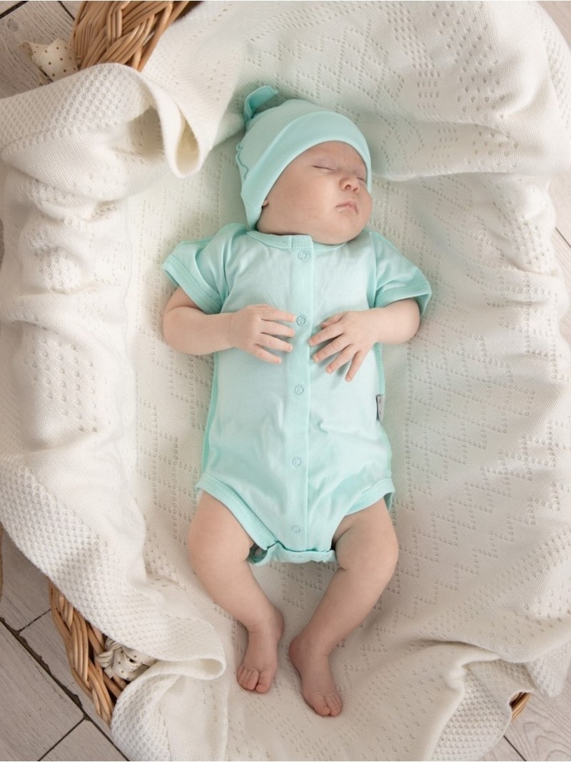 Новорожденные без одежды