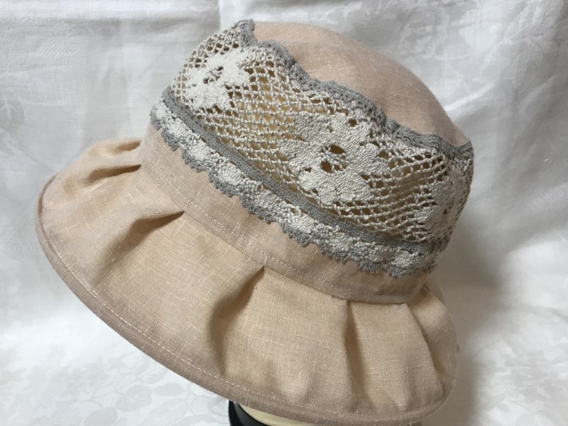 Головные уборы с кружевом