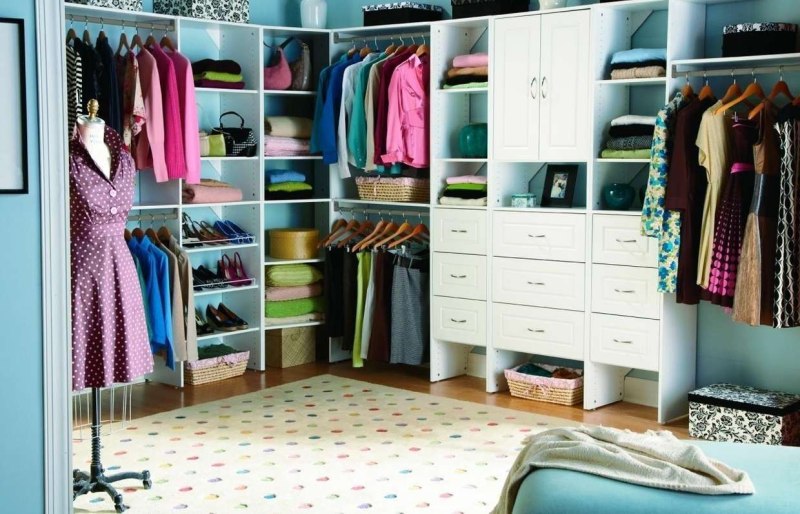 Гардеробная девушки
