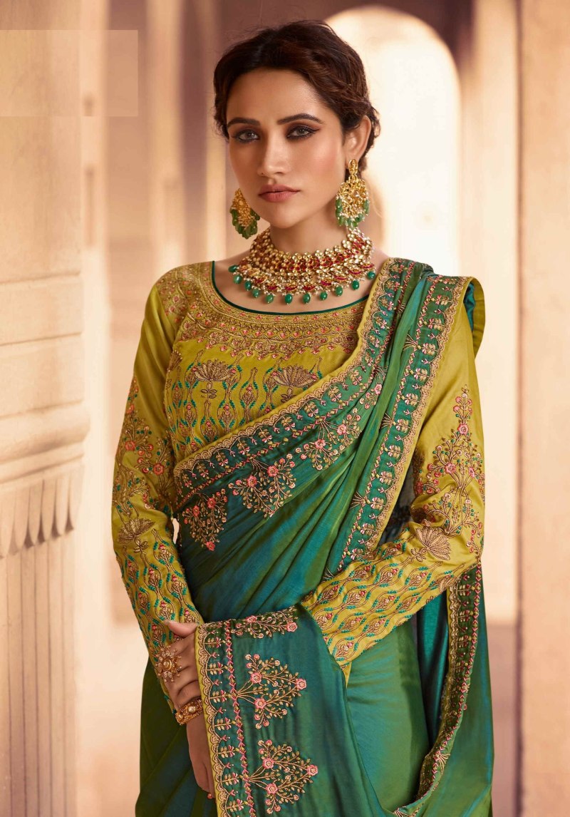 Сари вышитая бисером