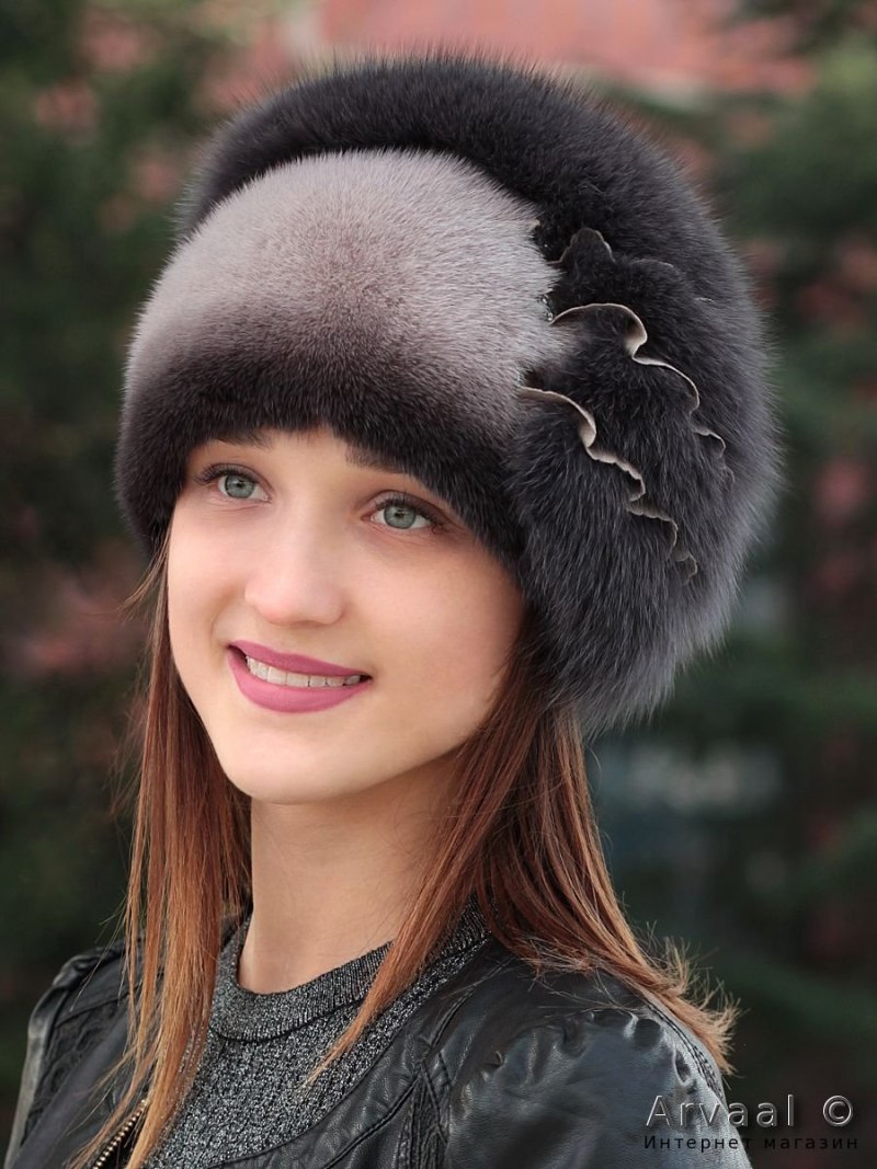 Меховая шапка женская