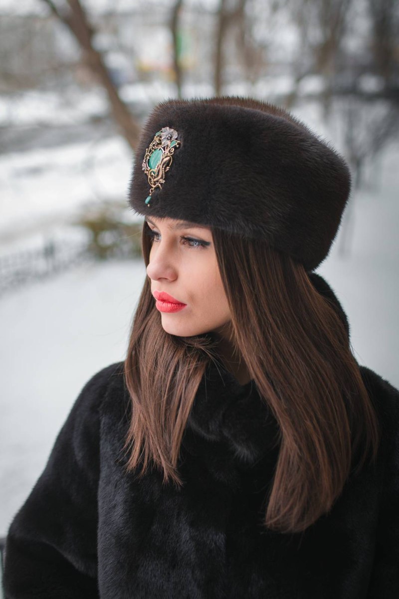 Меховая шапка таблетка
