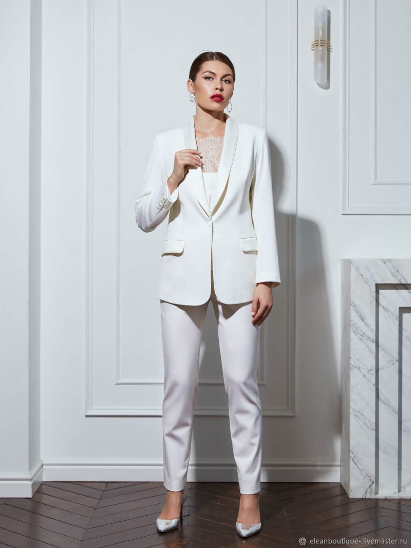 Армани белый брючный костюм