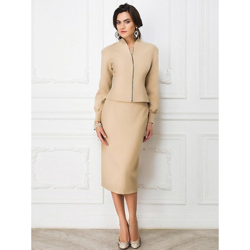 Костюм юбочный Classic Style беж