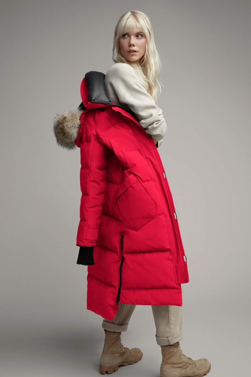 Canada Goose пуховики женские