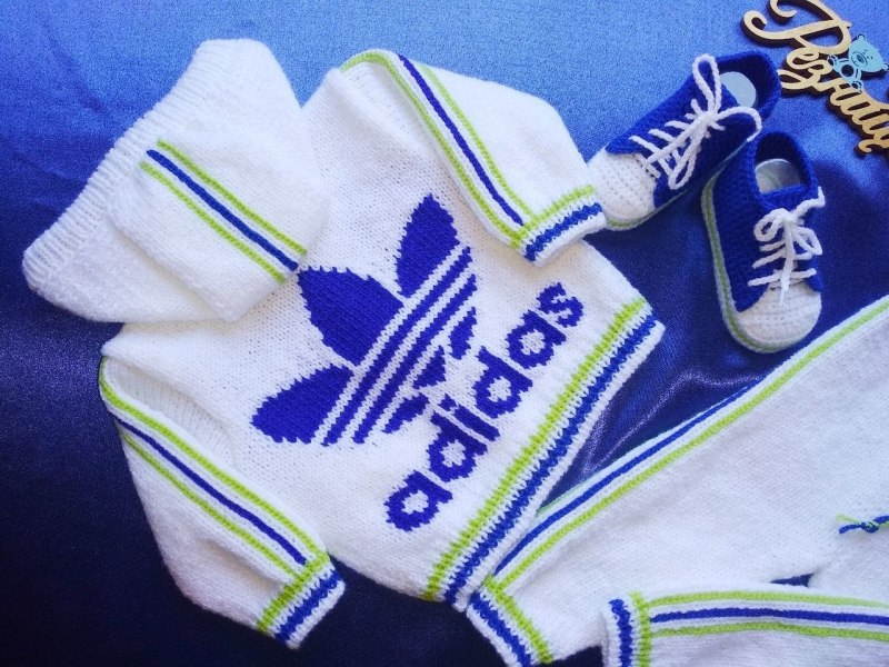 Детский спортивный костюм adidas