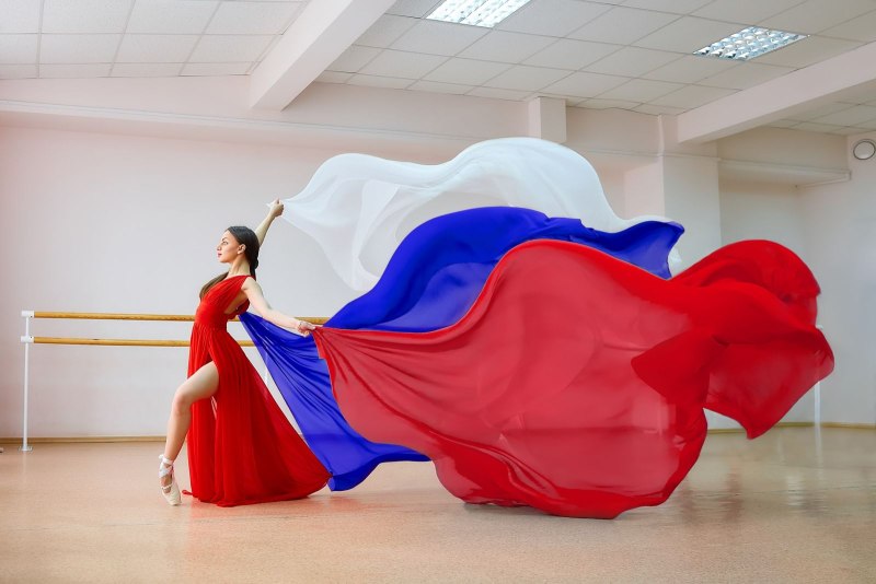 Ткань развивается на ветру