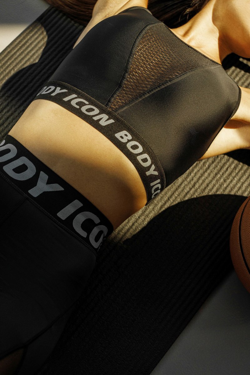 Body icon спортивная одежда