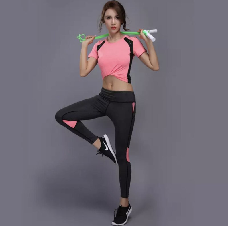 Спортивный костюм женский для фитнеса