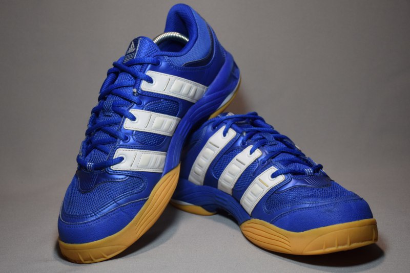 Кроссовки adidas stabil модель 2001.
