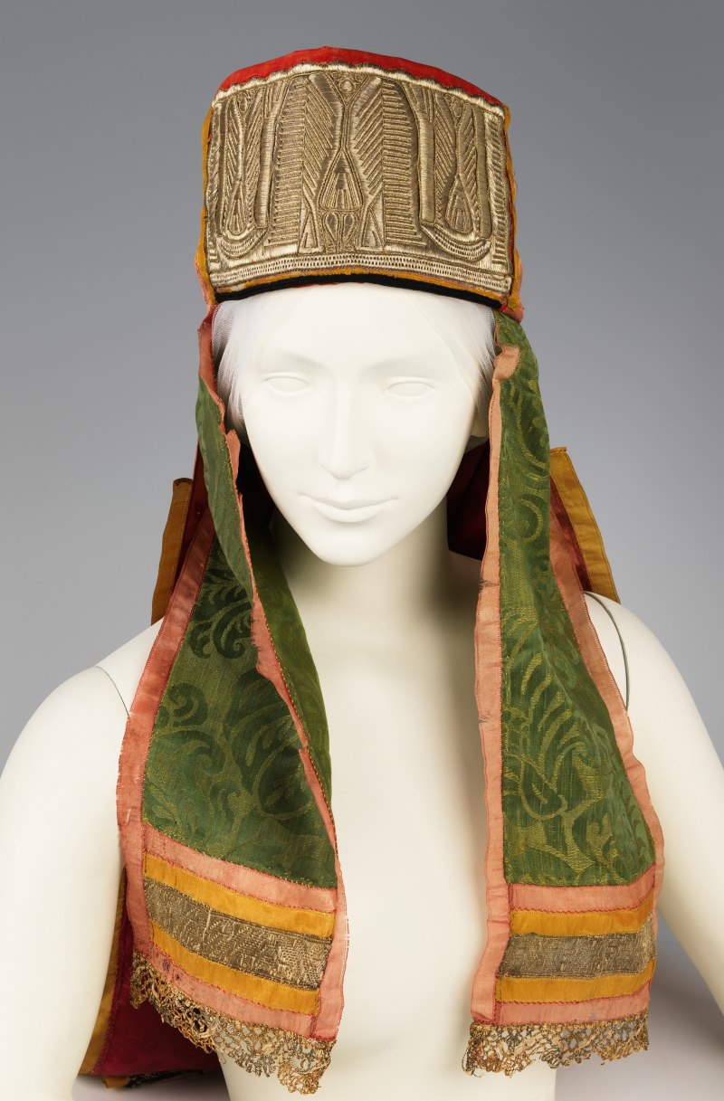 Кокошник повойник