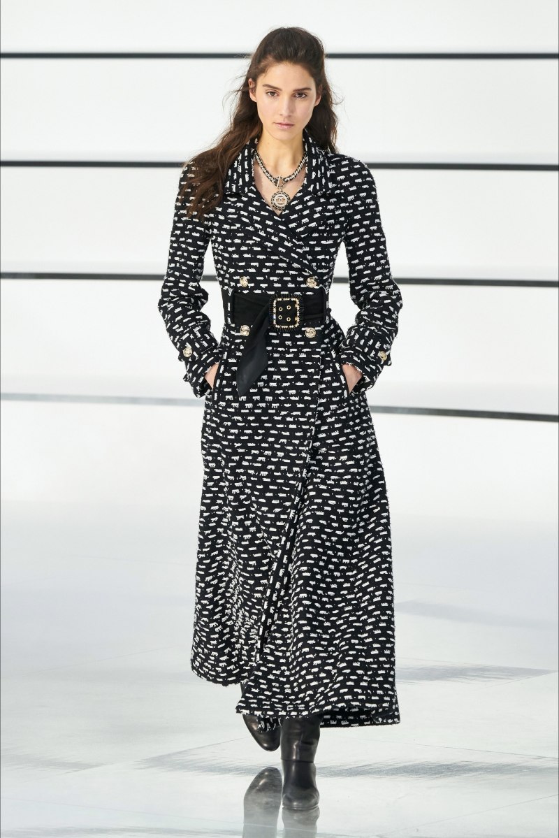 Показ Chanel осень-зима 2022
