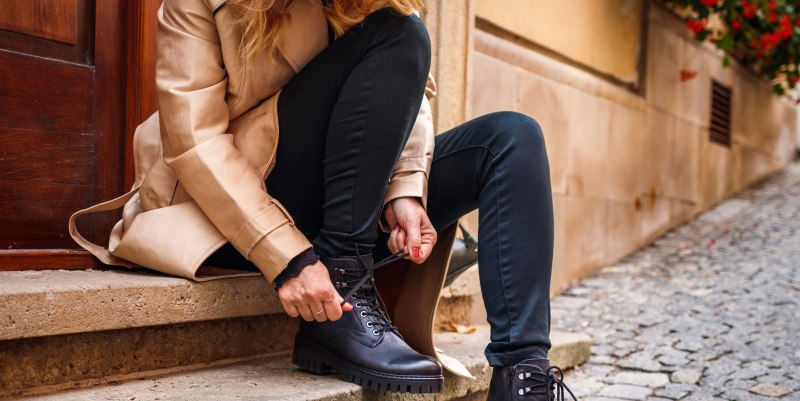 Mismatched Shoes туфли красные белые