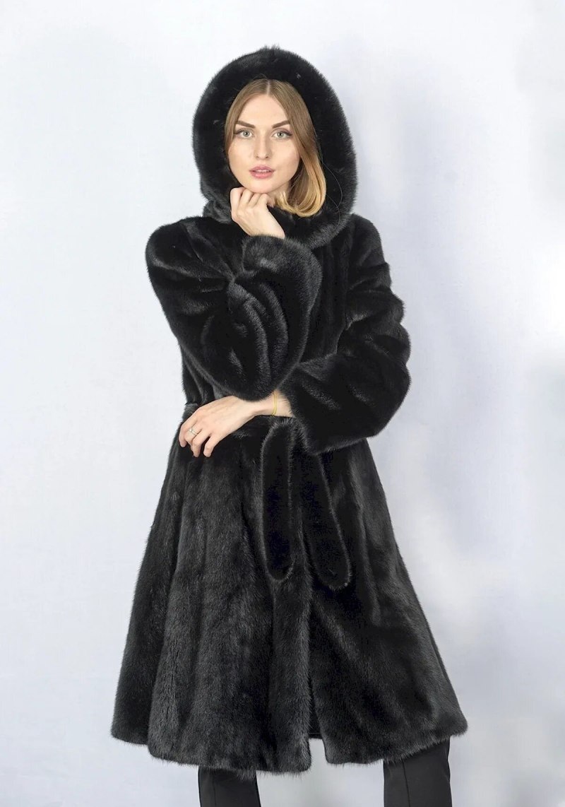 Норковая шуба (цвет черный, модель 62-87, размер 38, бренд "Winter lover", Греция);