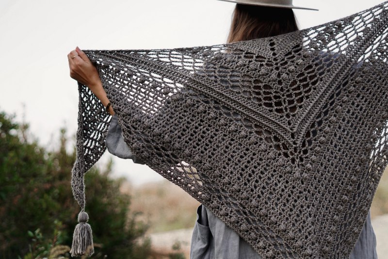 Шаль-бактус Lacy Leaf Shawl.