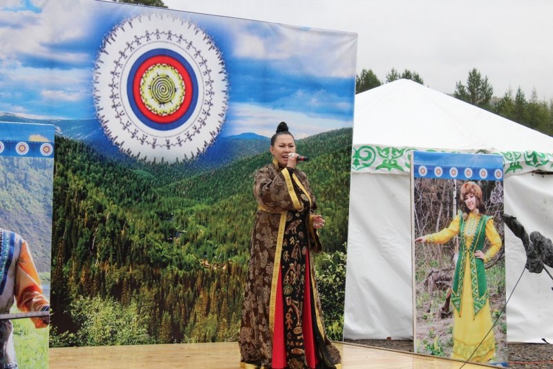 Национальный костюм шорцев в Кузбассе рисунок