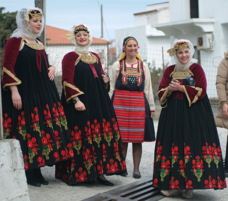 Греки Крыма национальный костюм