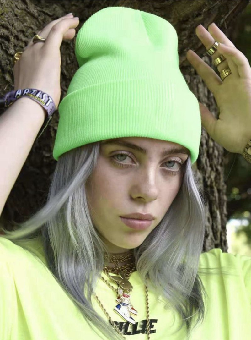 Billie Eilish в шапке