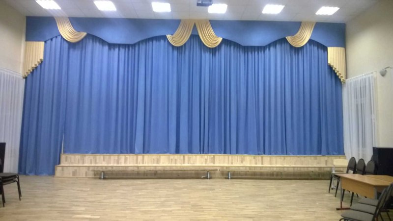 Шторы в актовом зале
