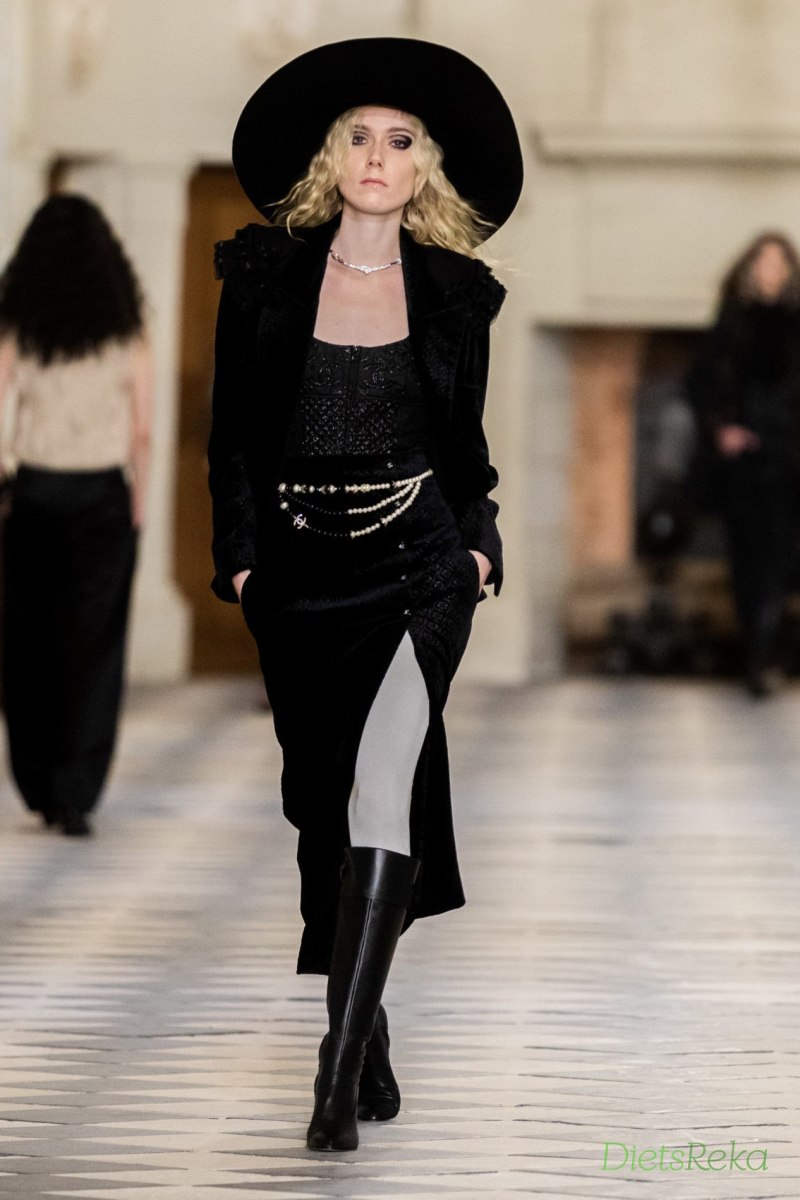 Шанель pre Fall 2021