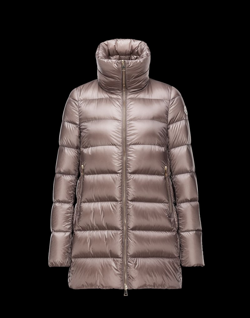 Moncler пуховики женские 2022