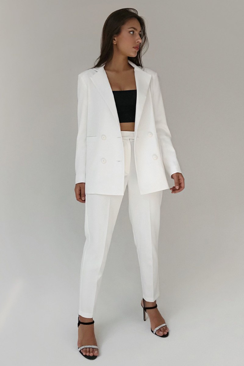Zara белый брючный костюм