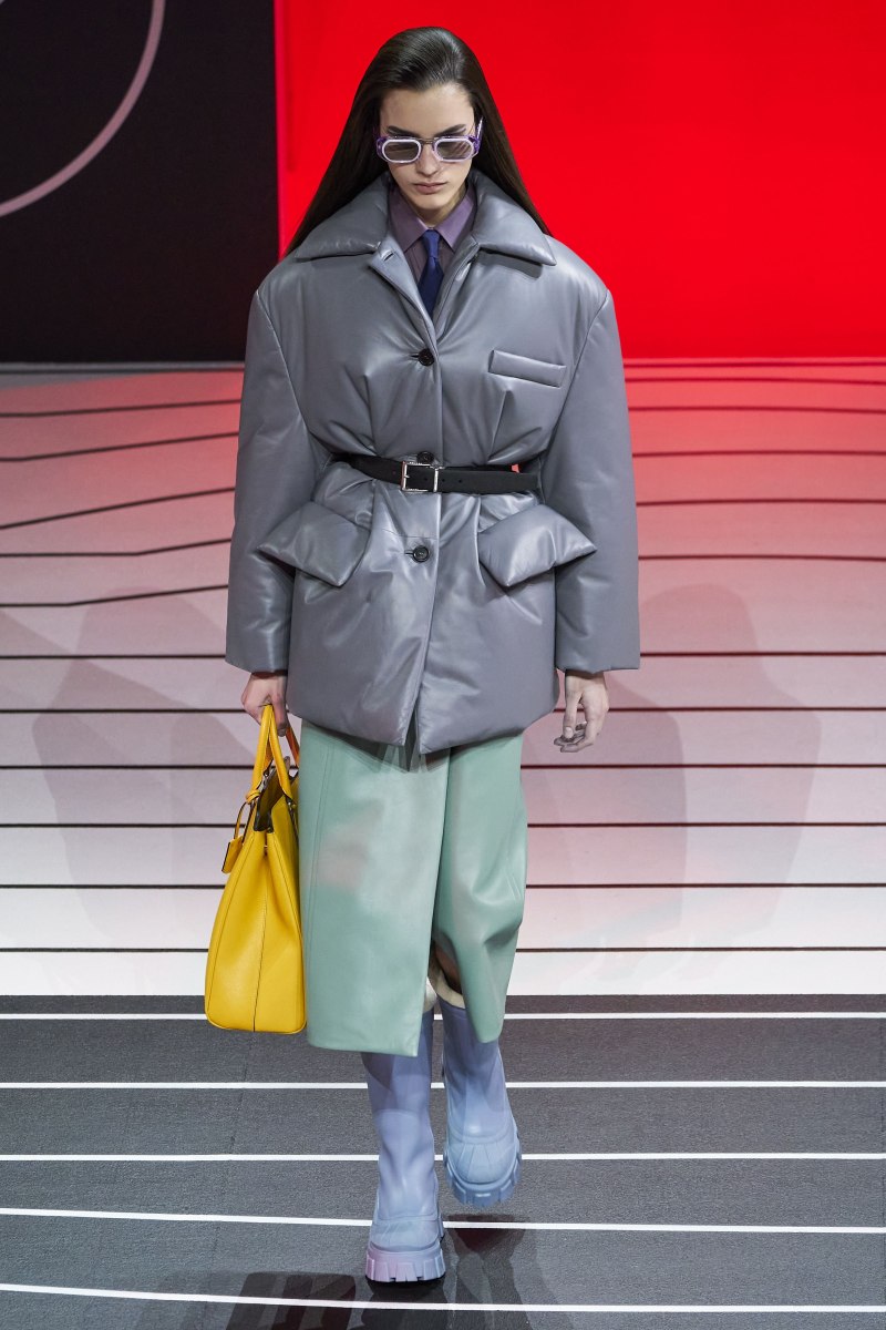 Prada 2021 осень зима