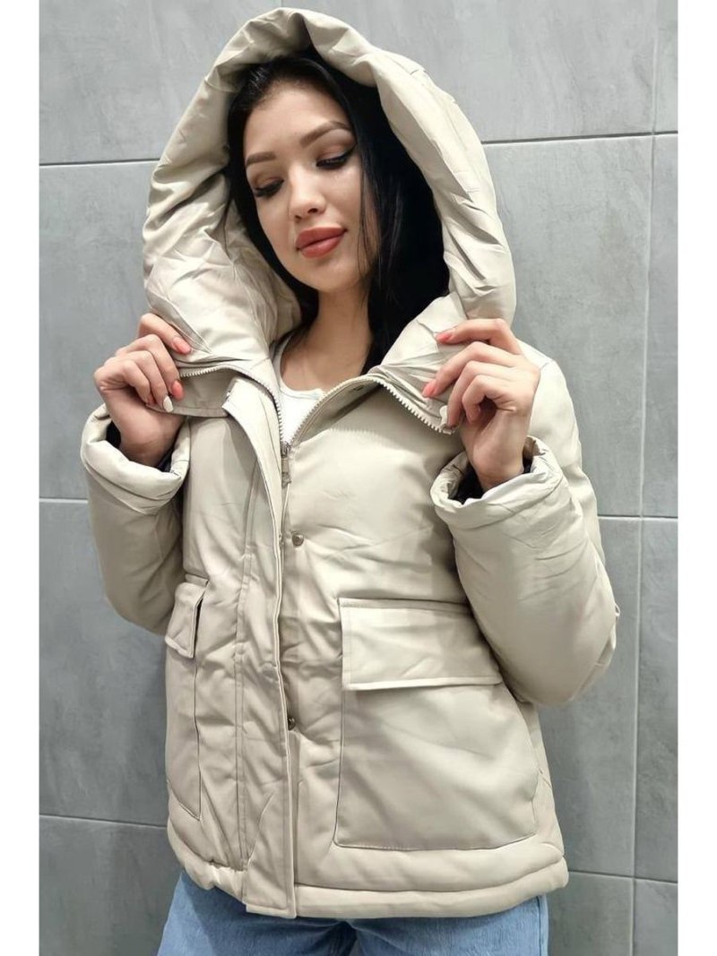 Куртка с большим капюшоном женская
