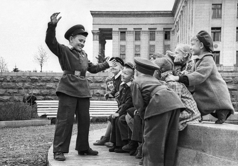 Советские школьники