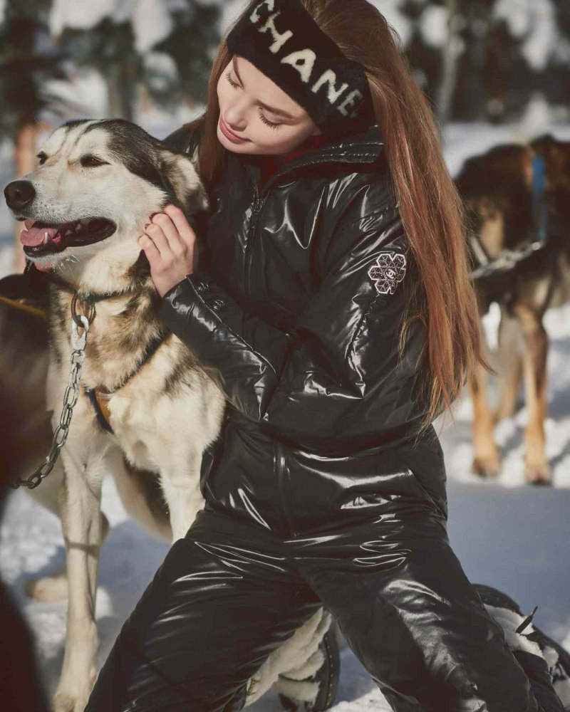 Alaska young девушка