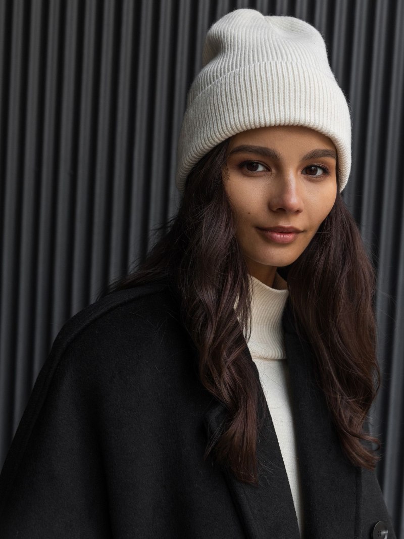 Шапка Zarina черная