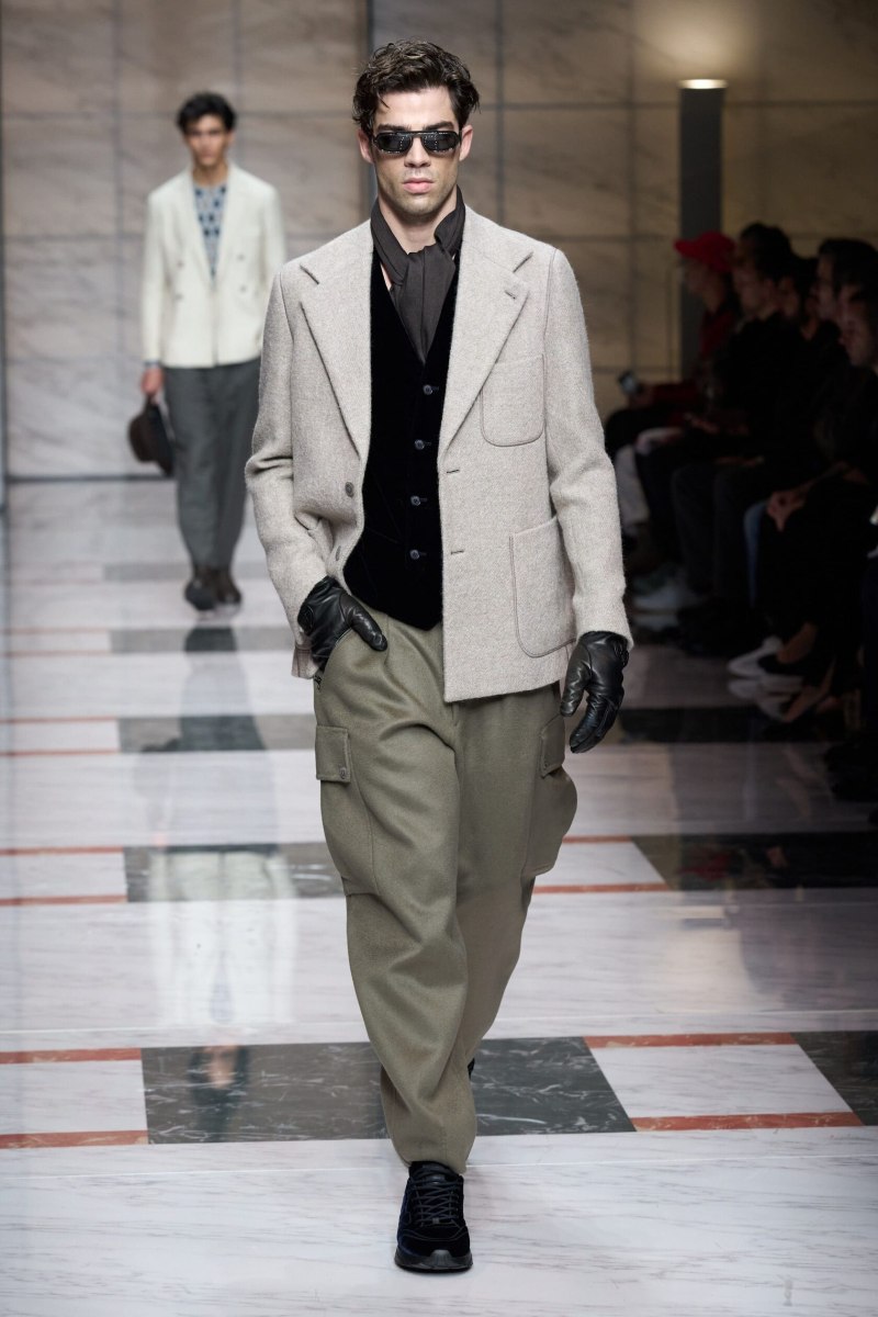 Костюм Giorgio Armani мужской 2024