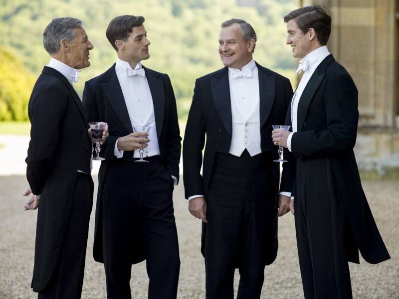 White Tie (фрак с белым галстуком).