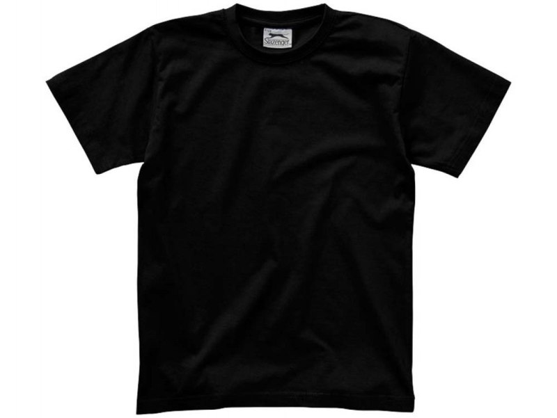 Черная футболка макет