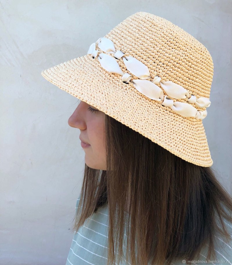Шляпа Панама из рафии