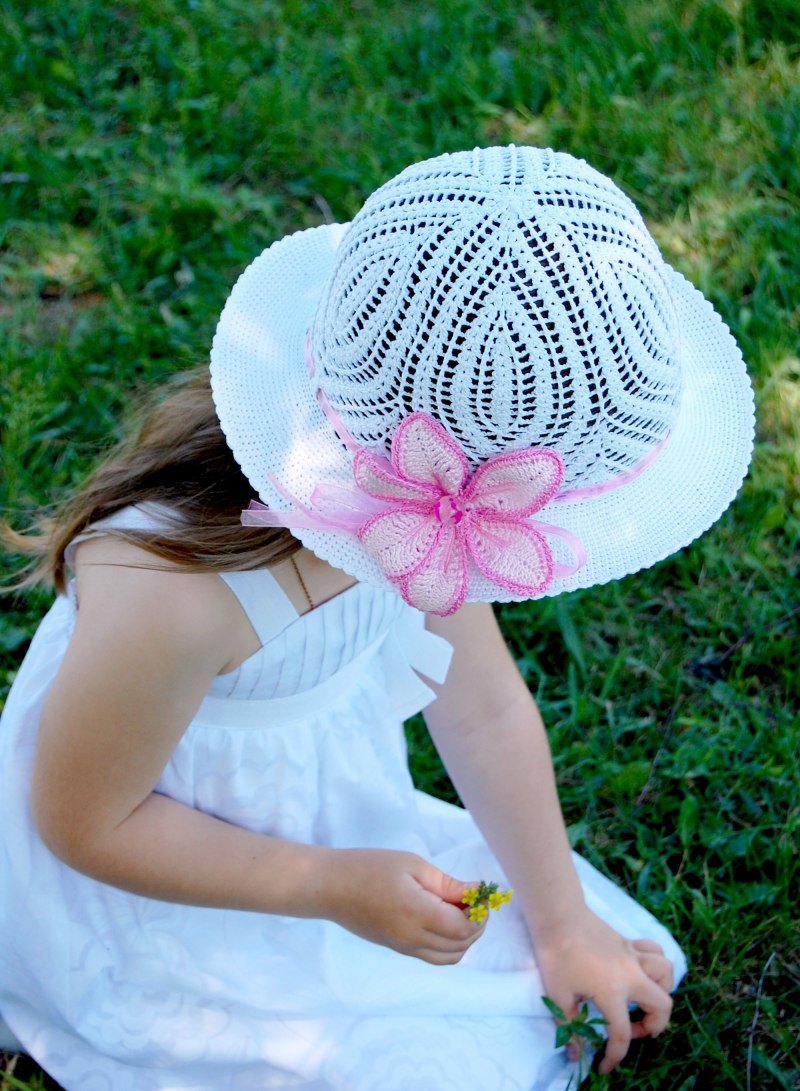 Девочка в шляпе