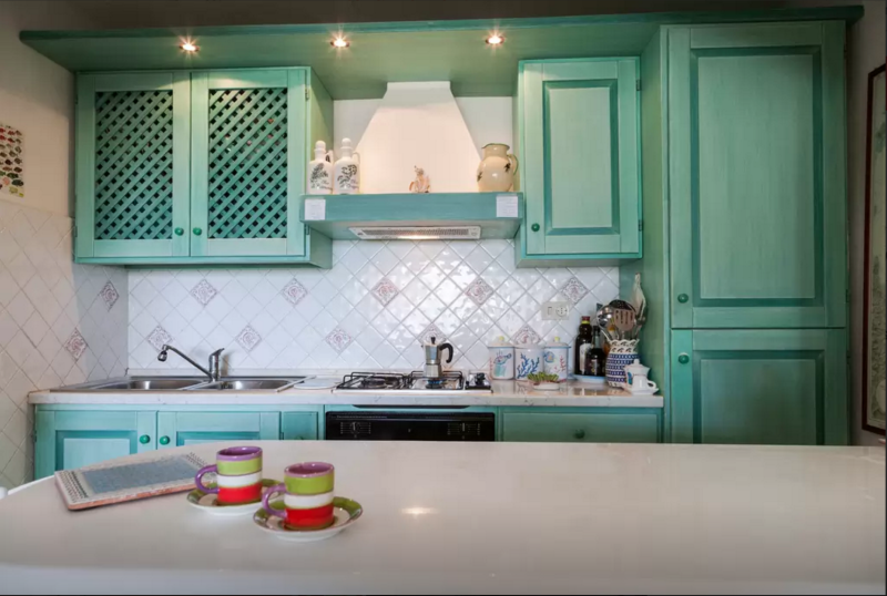 Кухня в бирюзовом цвете