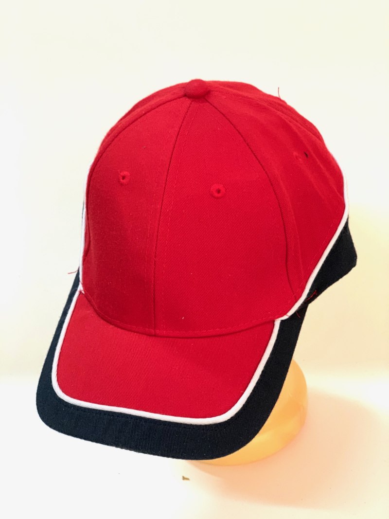 Бейсболка черно красная