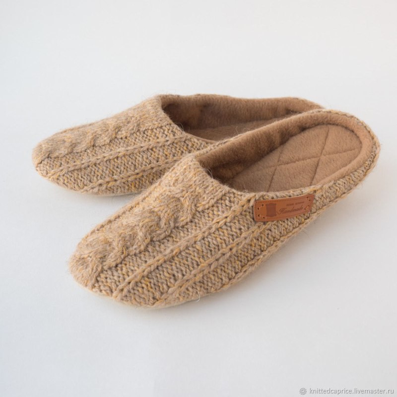 Теплые уютные тапочки